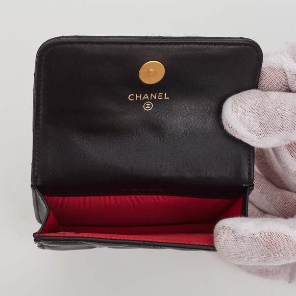 CHANEL LAMBSKIN BLACK ENAMEL CC WALLET ON A CHAIN CLUTCH BELT BAG (2020) - Picture 5 of 8